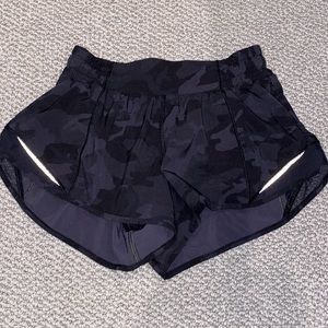 Lulu lemon shorts black camo size 4